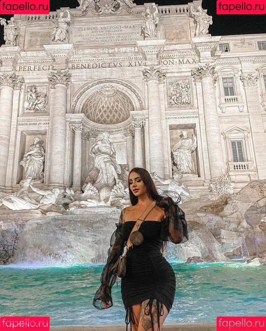 Victoria Macan Onlyfans Photo Gallery 