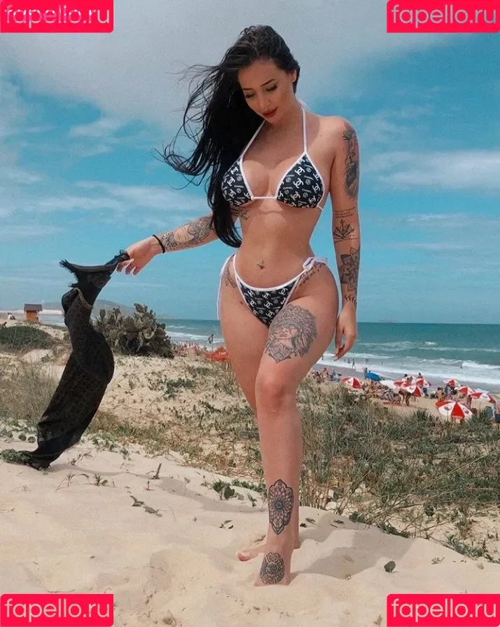 Victoria Macan Onlyfans Photo Gallery 