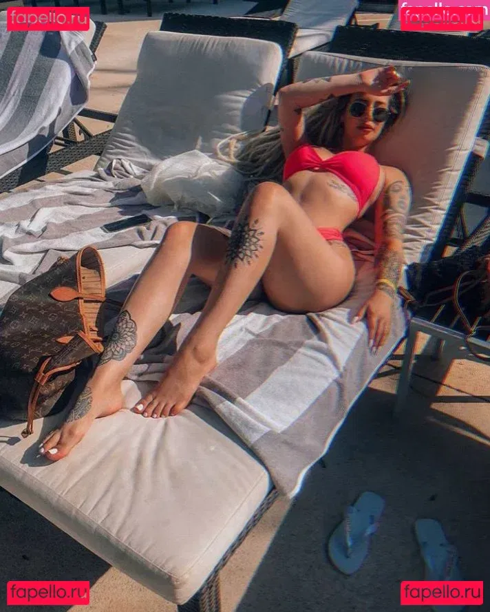 Victoria Macan Onlyfans Photo Gallery 