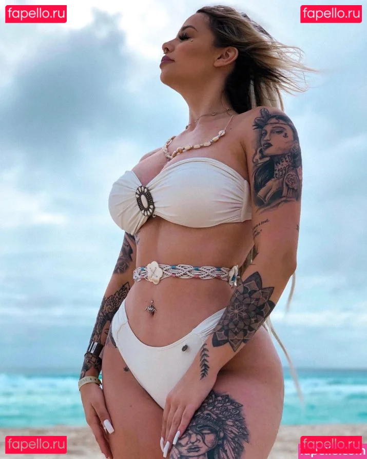 Victoria Macan Onlyfans Photo Gallery 