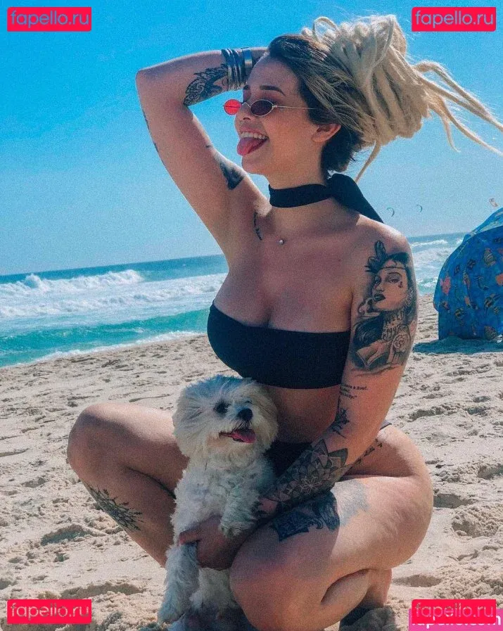 Victoria Macan Onlyfans Photo Gallery 