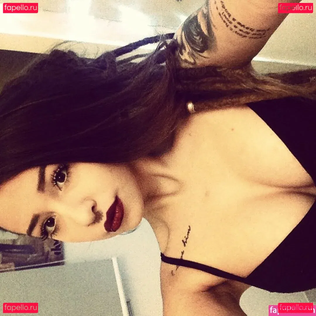 Victoria Macan Onlyfans Photo Gallery 