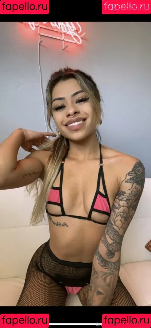 miascreams Onlyfans Photo Gallery 