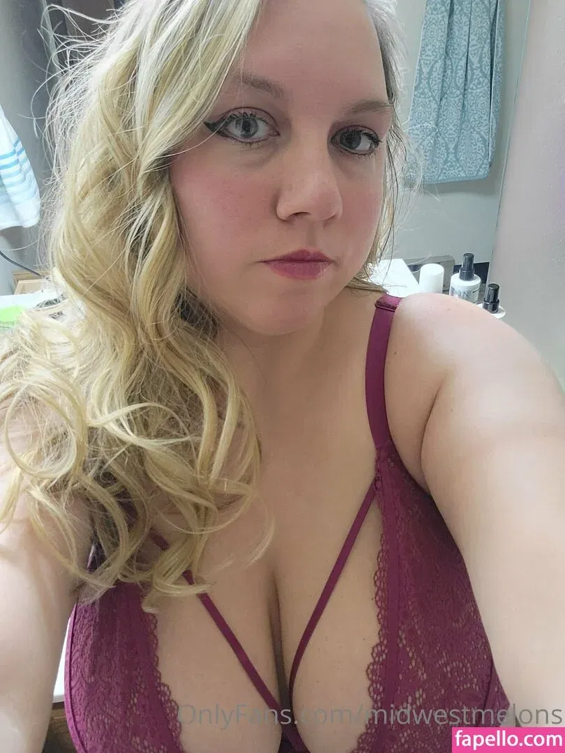 midwestmelons Onlyfans Photo Gallery 