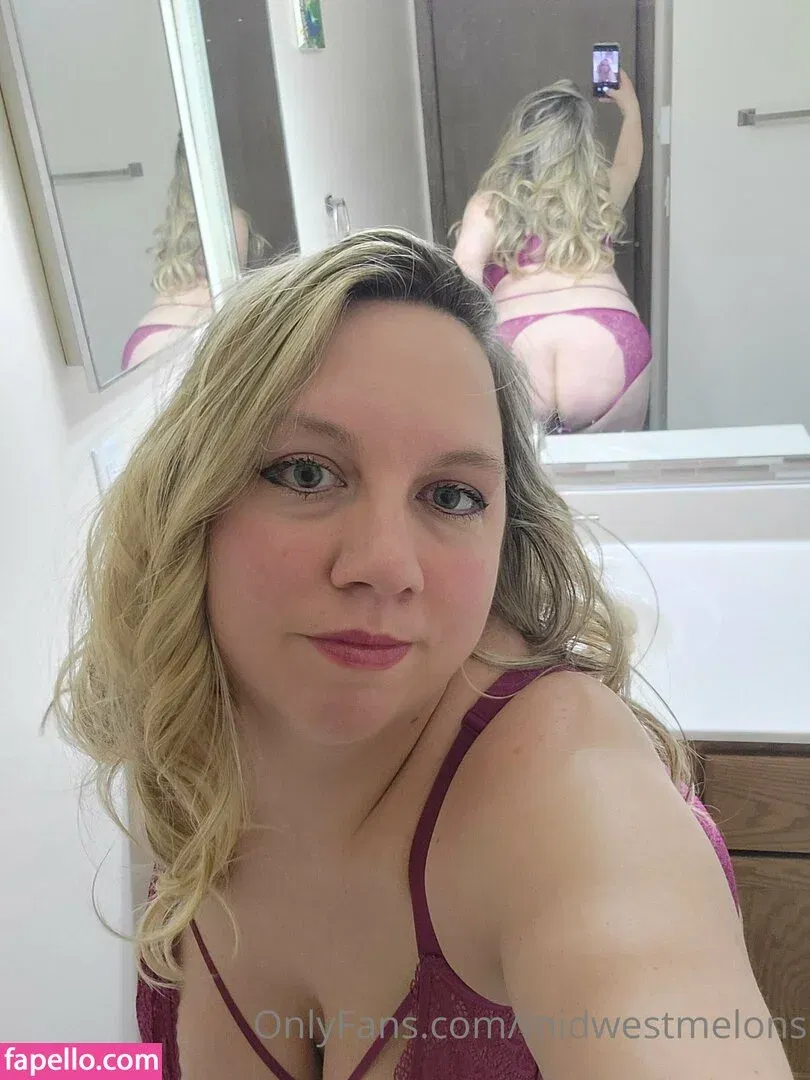 midwestmelons Onlyfans Photo Gallery 