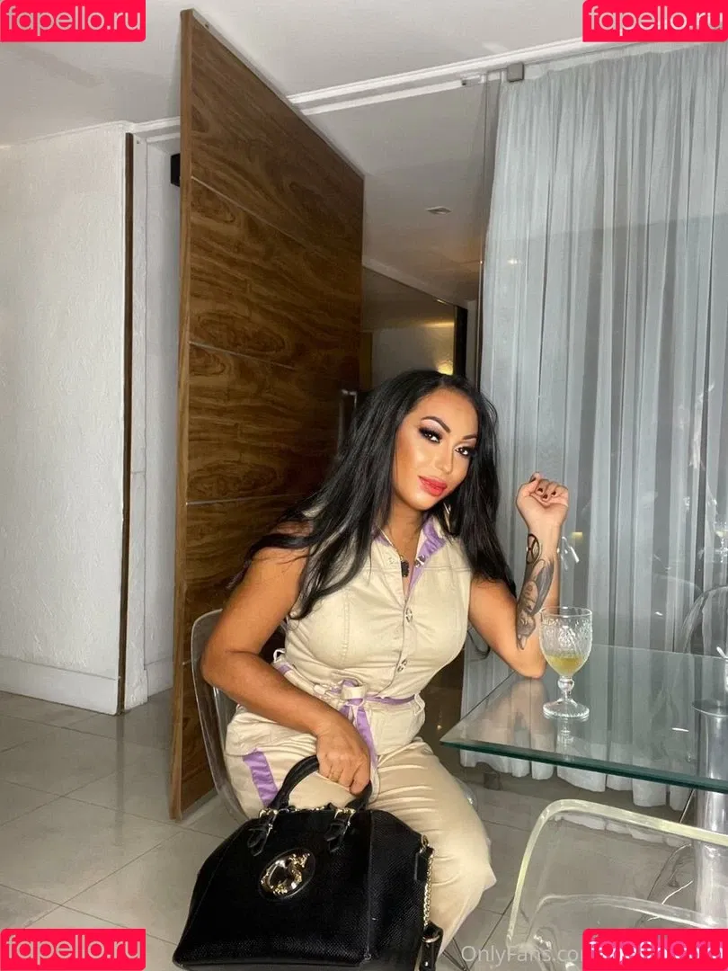 Keren Mirela Onlyfans Photo Gallery 