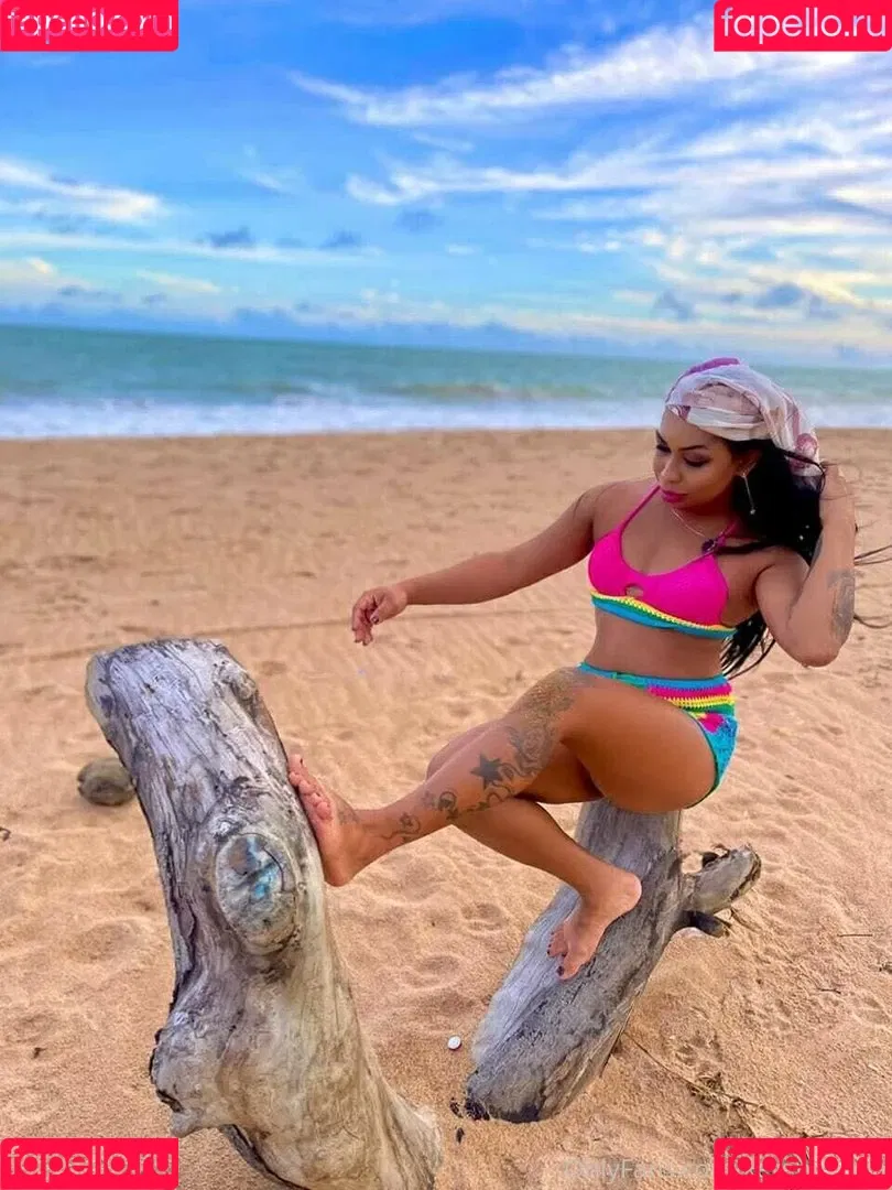 Keren Mirela Onlyfans Photo Gallery 