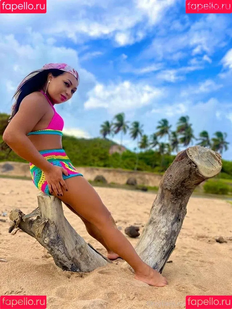Keren Mirela Onlyfans Photo Gallery 