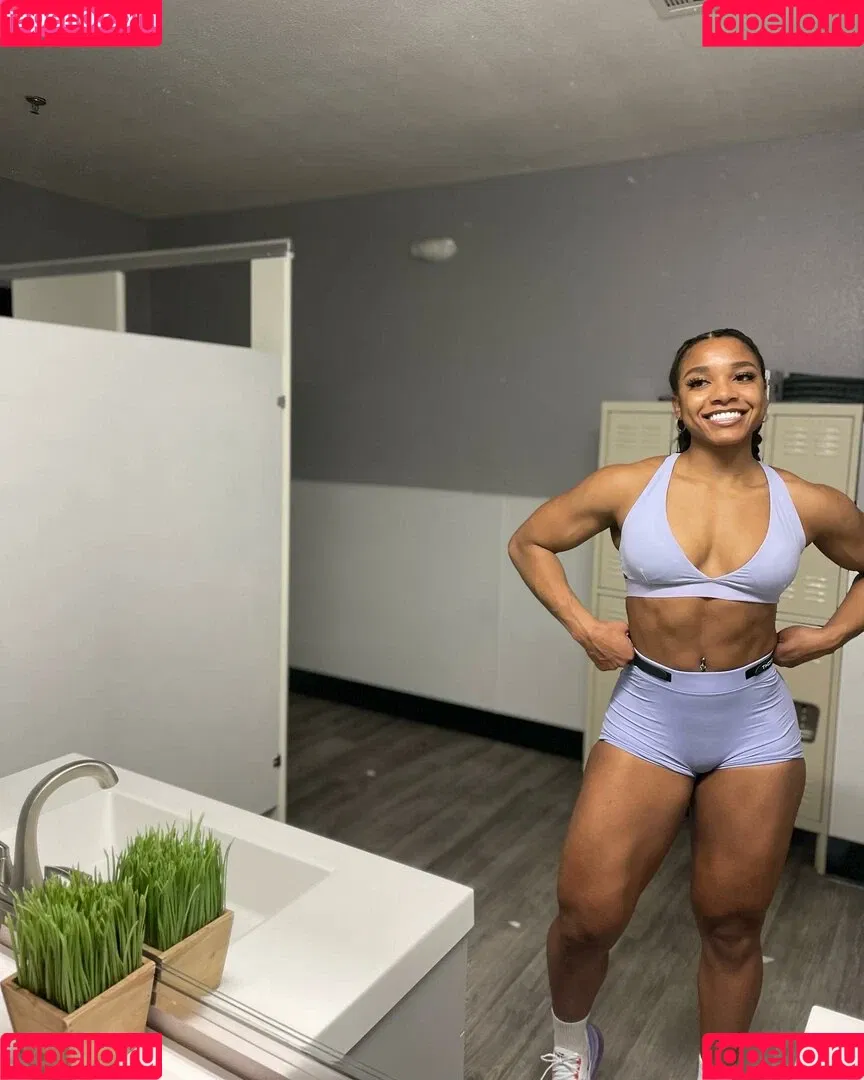 aaaaayevuh Onlyfans Photo Gallery 