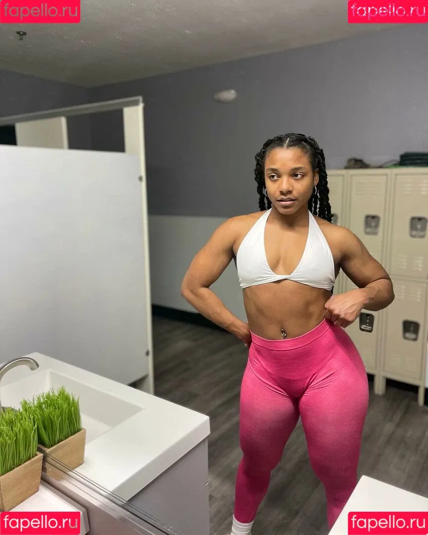 aaaaayevuh Onlyfans Photo Gallery 