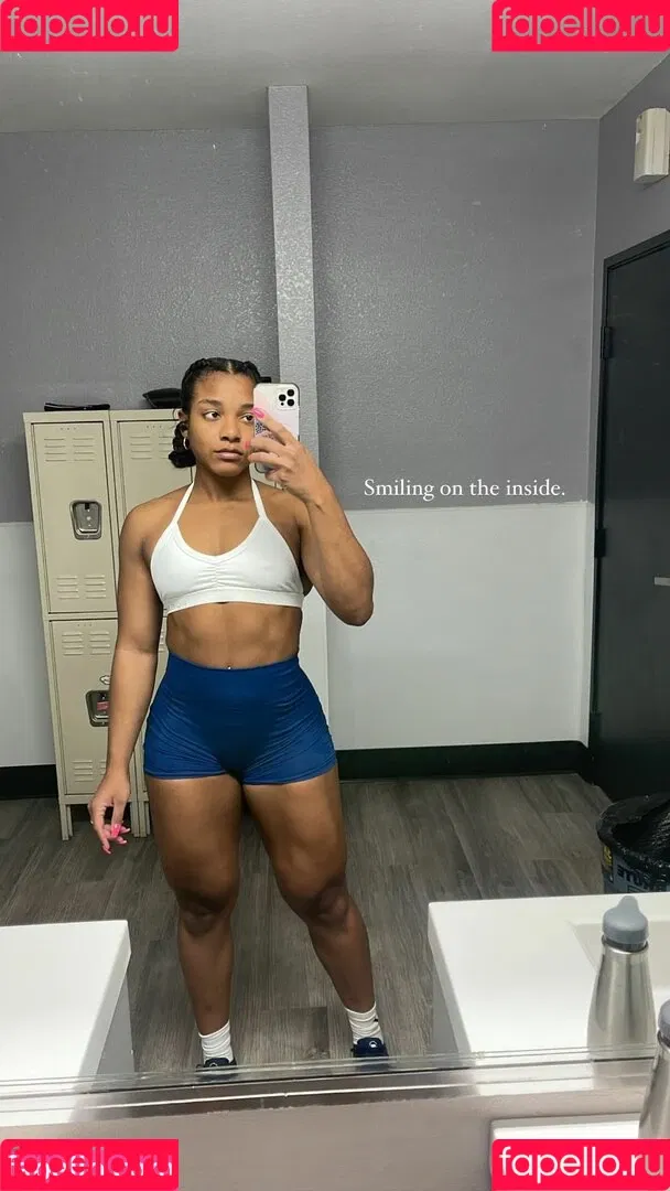aaaaayevuh Onlyfans Photo Gallery 