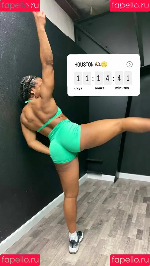 aaaaayevuh Onlyfans Photo Gallery 