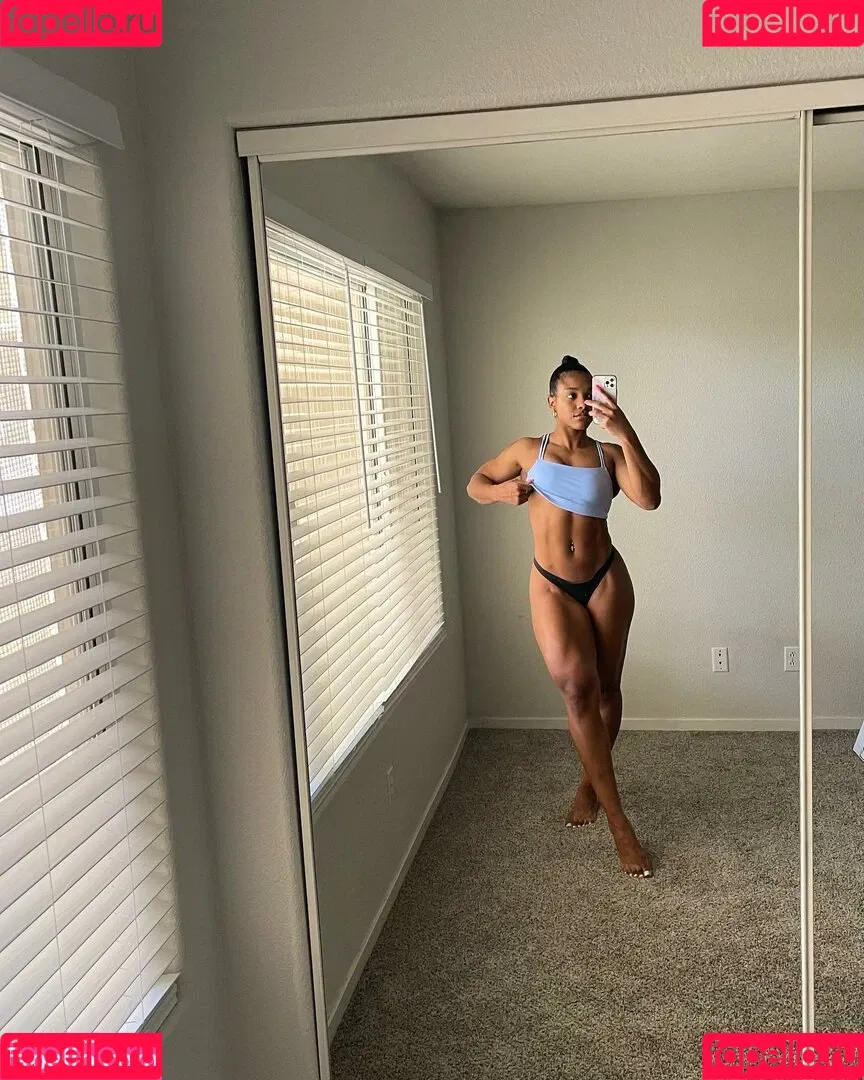 aaaaayevuh Onlyfans Photo Gallery 