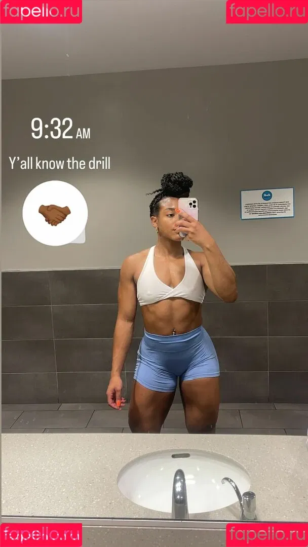 aaaaayevuh Onlyfans Photo Gallery 