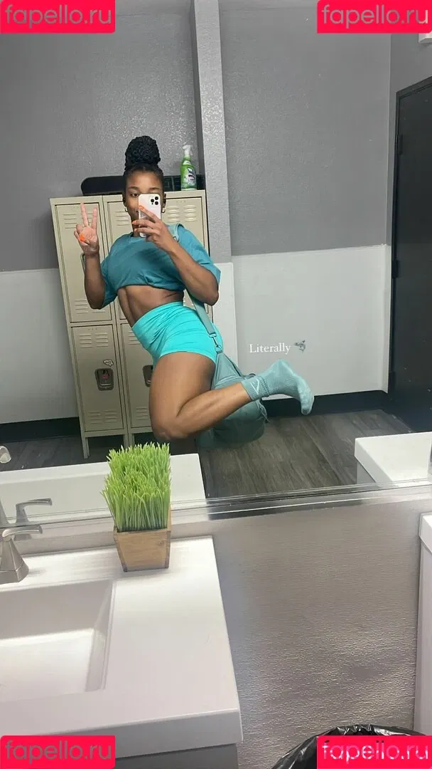 aaaaayevuh Onlyfans Photo Gallery 