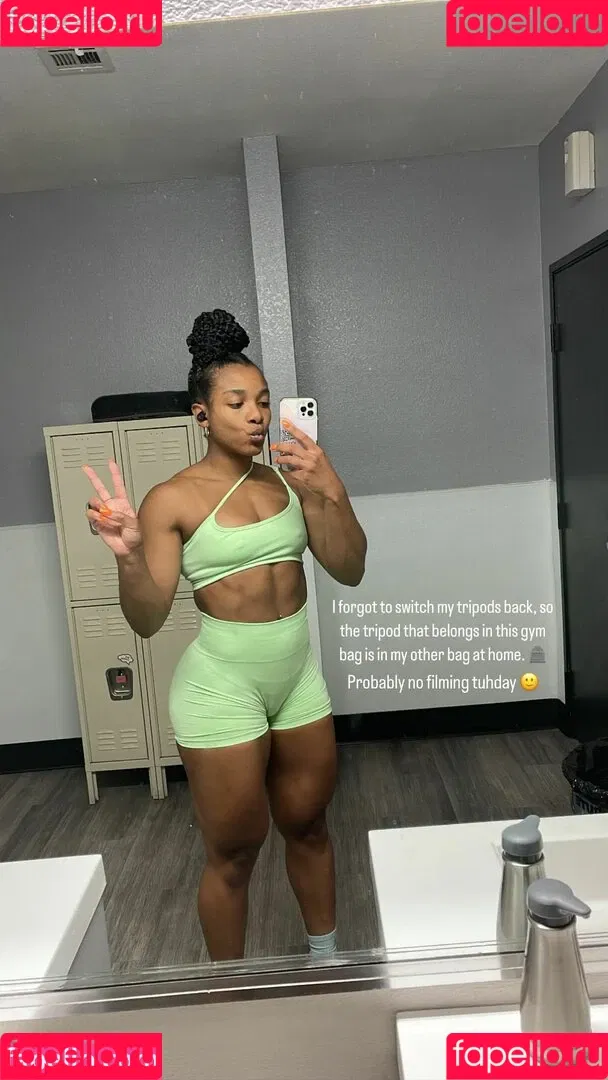 aaaaayevuh Onlyfans Photo Gallery 