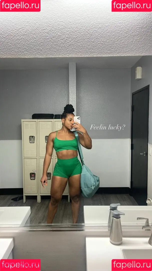 aaaaayevuh Onlyfans Photo Gallery 