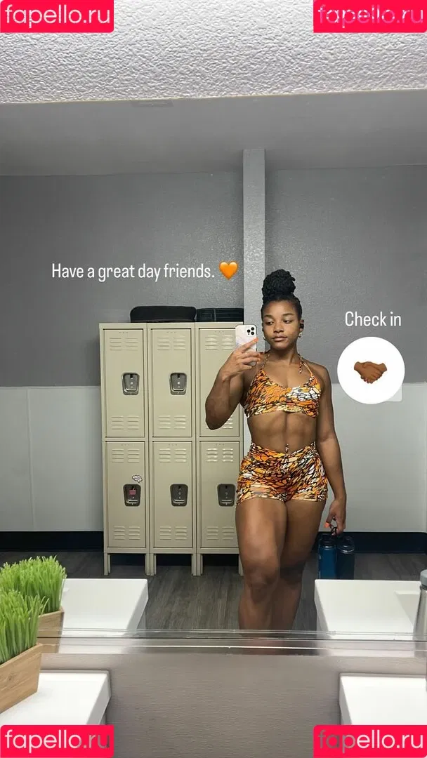 aaaaayevuh Onlyfans Photo Gallery 