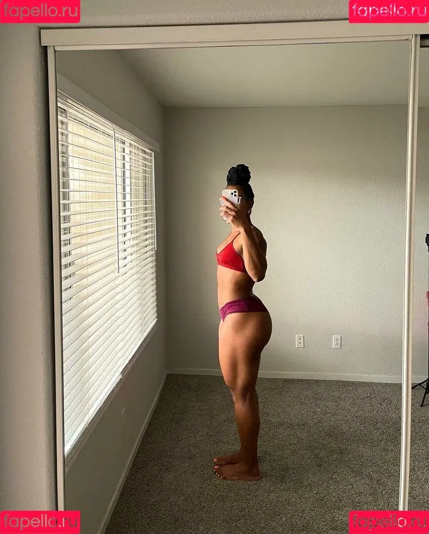 aaaaayevuh Onlyfans Photo Gallery 
