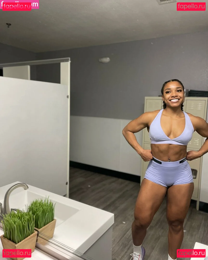 aaaaayevuh Onlyfans Photo Gallery 