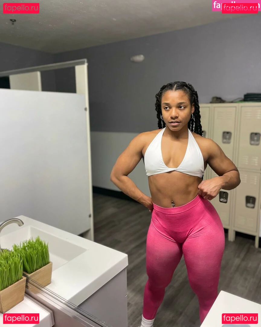 aaaaayevuh Onlyfans Photo Gallery 