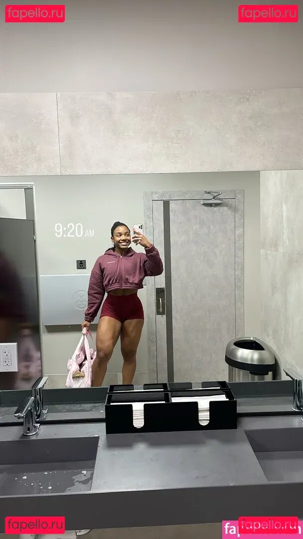 aaaaayevuh Onlyfans Photo Gallery 