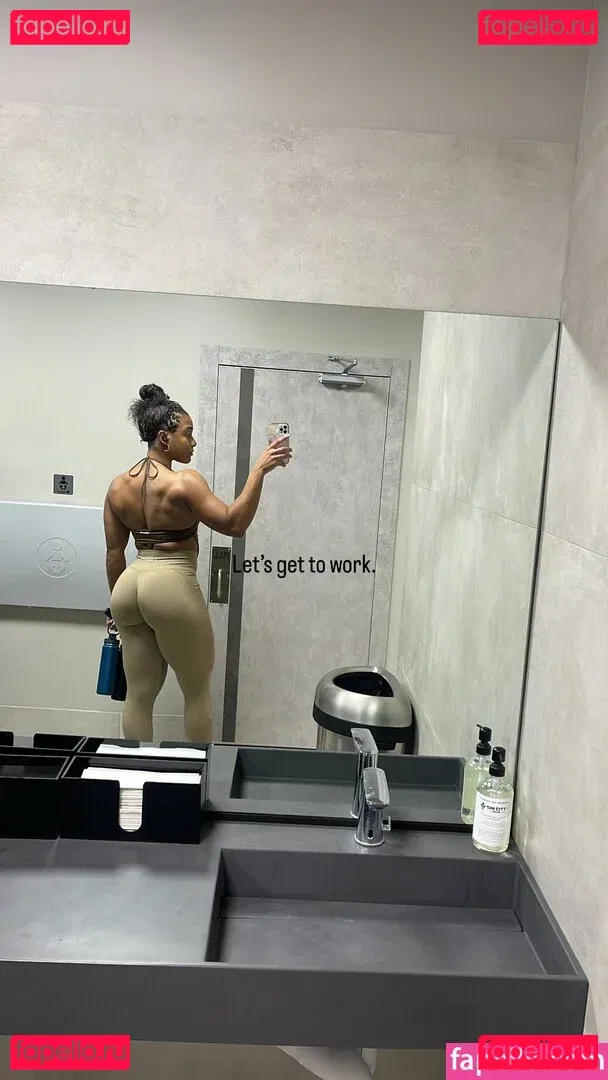 aaaaayevuh Onlyfans Photo Gallery 