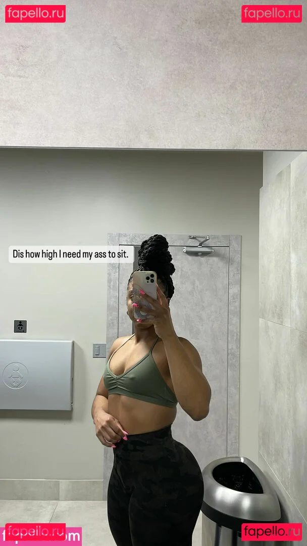 aaaaayevuh Onlyfans Photo Gallery 