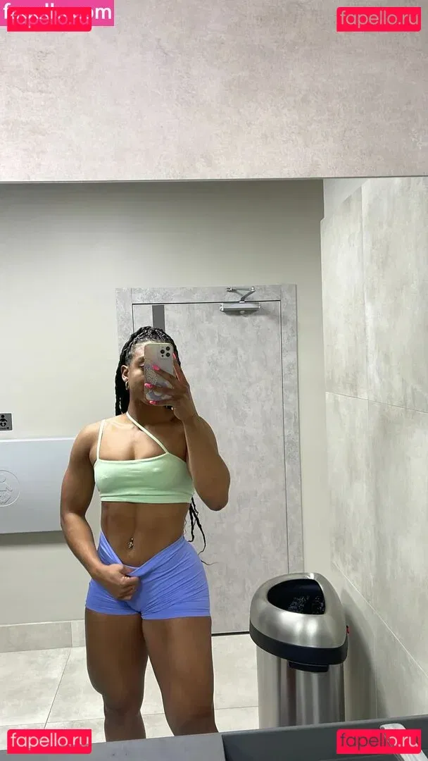 aaaaayevuh Onlyfans Photo Gallery 