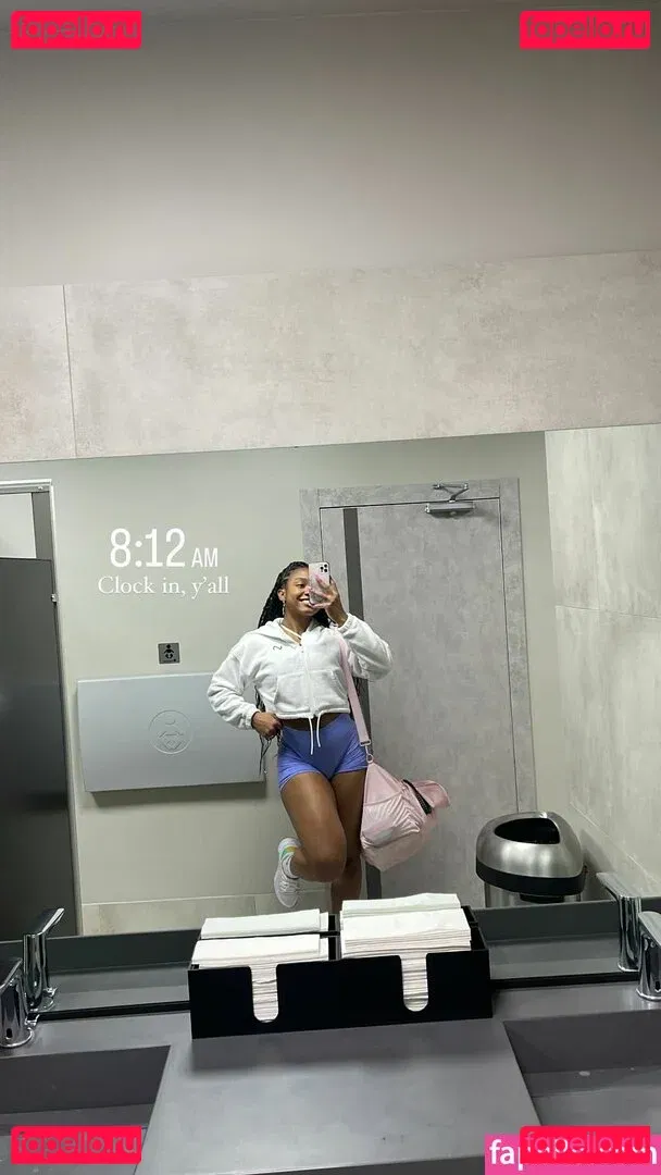 aaaaayevuh Onlyfans Photo Gallery 