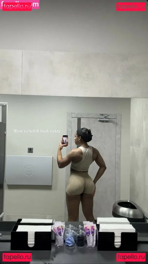 aaaaayevuh Onlyfans Photo Gallery 