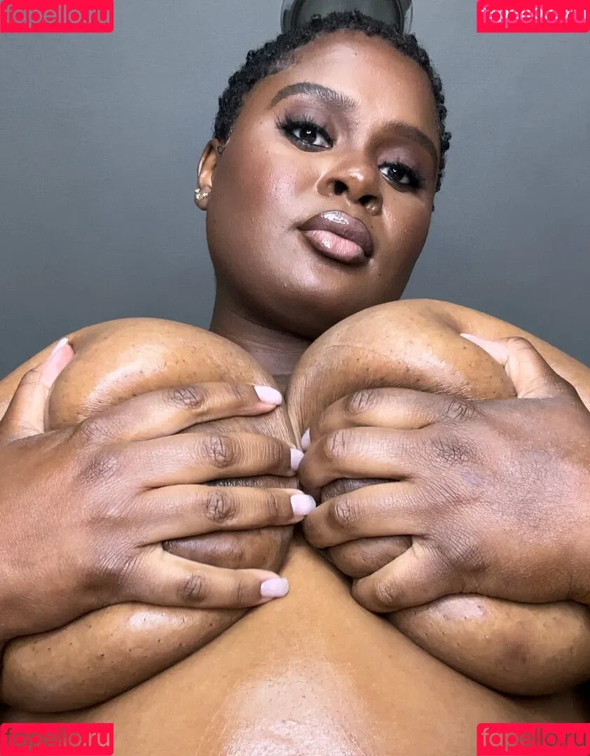 thelingerielounge Onlyfans Photo Gallery 