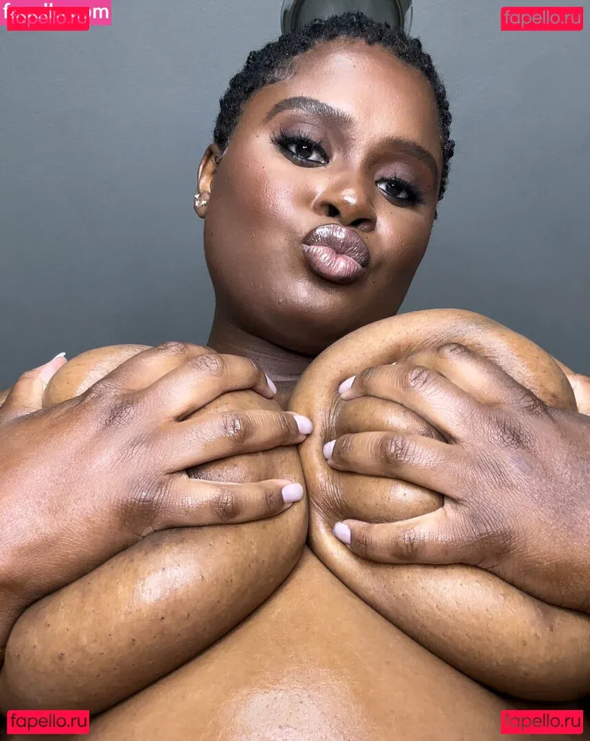 thelingerielounge Onlyfans Photo Gallery 