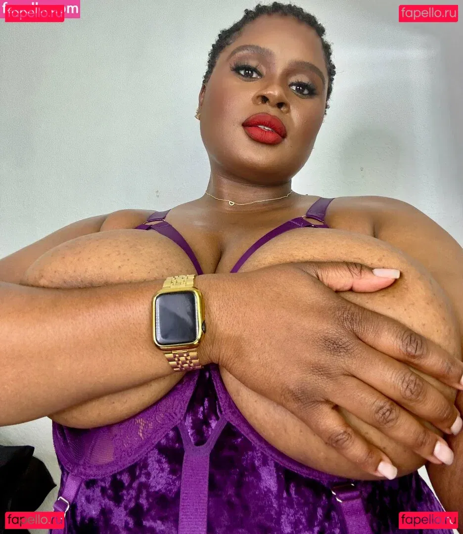 thelingerielounge Onlyfans Photo Gallery 