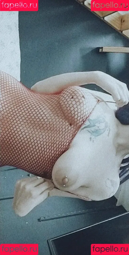 Niniah Wolfy Onlyfans Photo Gallery 