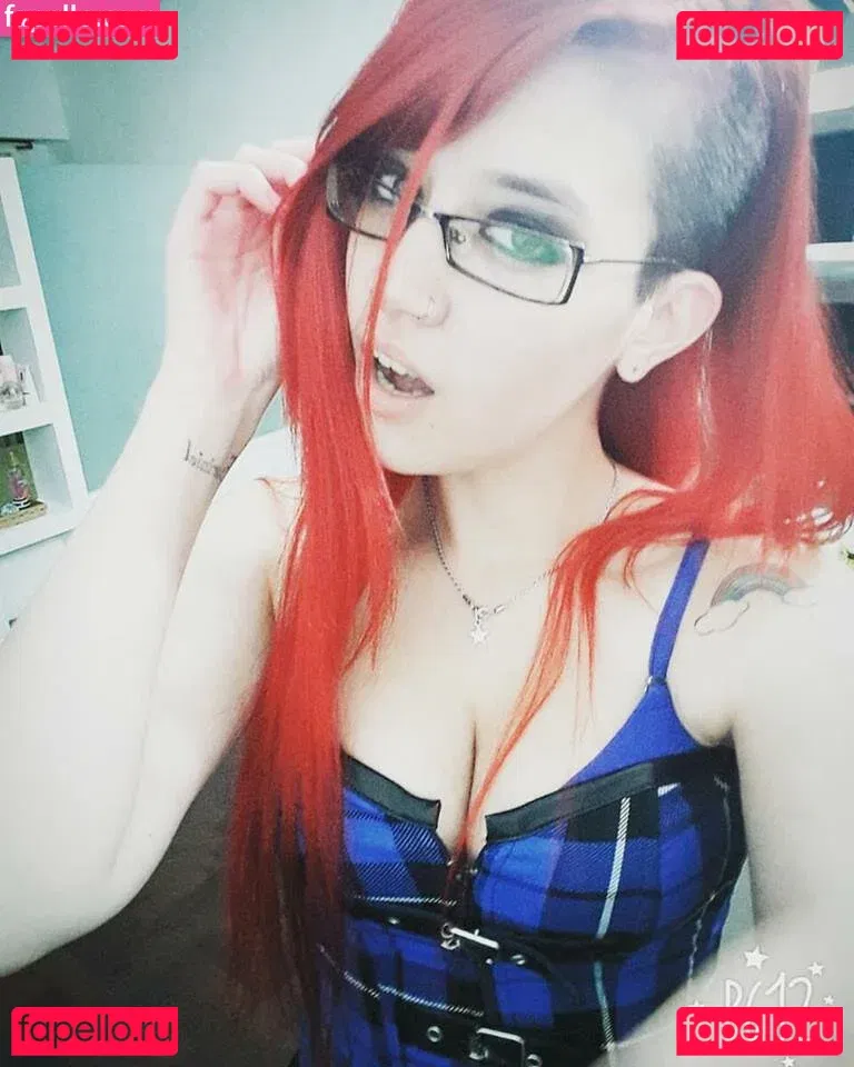 Niniah Wolfy Onlyfans Photo Gallery 