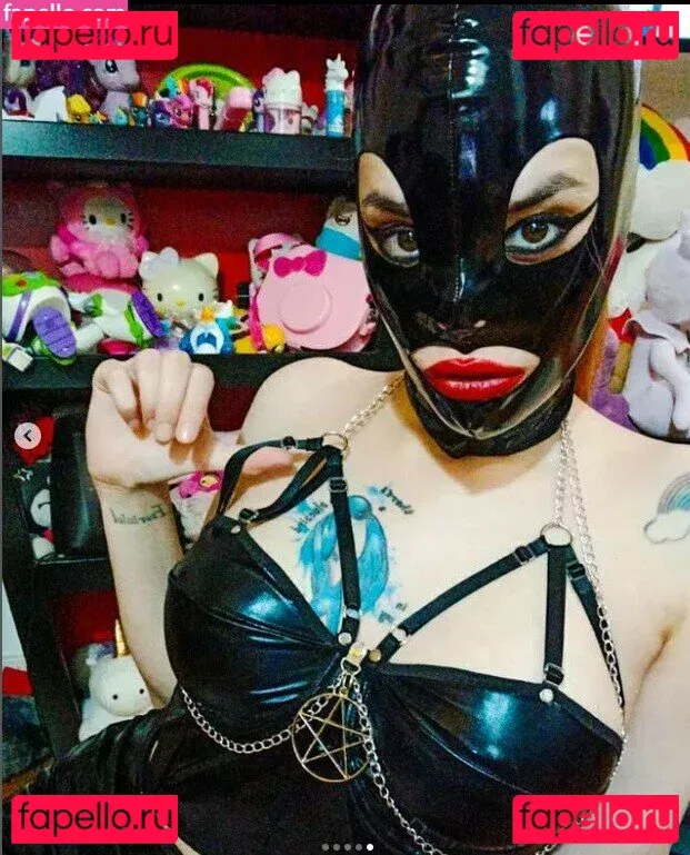 Niniah Wolfy Onlyfans Photo Gallery 