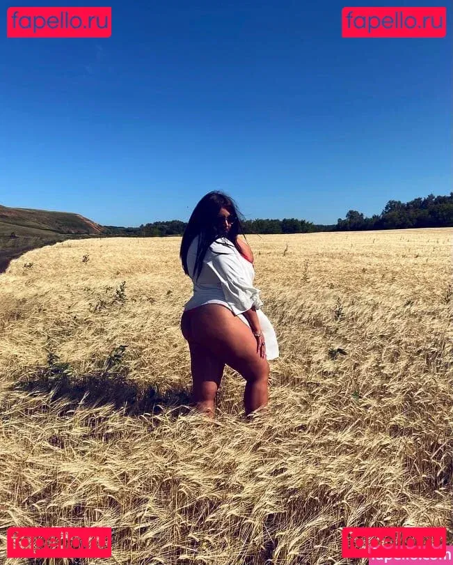 Dasha Kovalenko Onlyfans Photo Gallery 