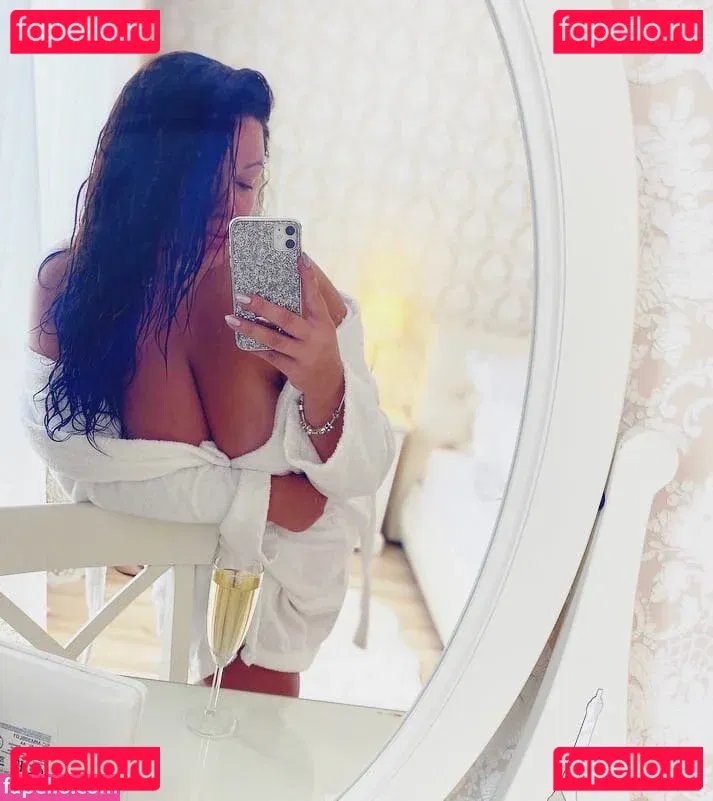 Dasha Kovalenko Onlyfans Photo Gallery 