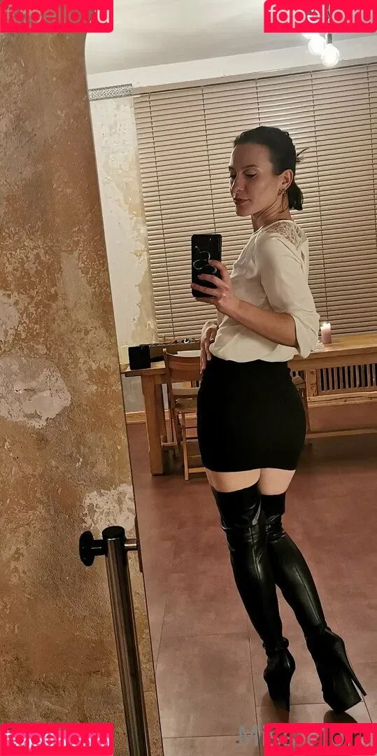 Miss Flora Femdom Onlyfans Photo Gallery 