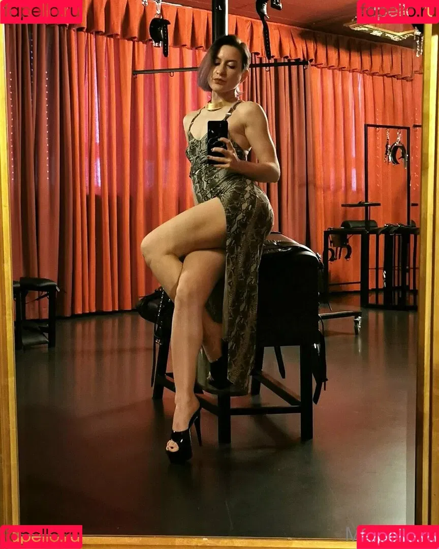 Miss Flora Femdom Onlyfans Photo Gallery 