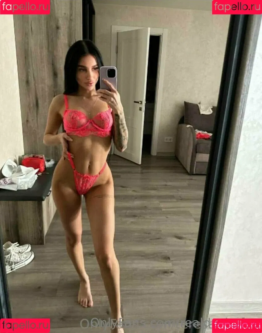 realdashafox Onlyfans Photo Gallery 