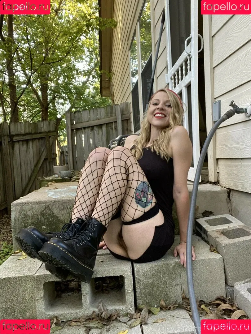 JubileeBlais Onlyfans Photo Gallery 