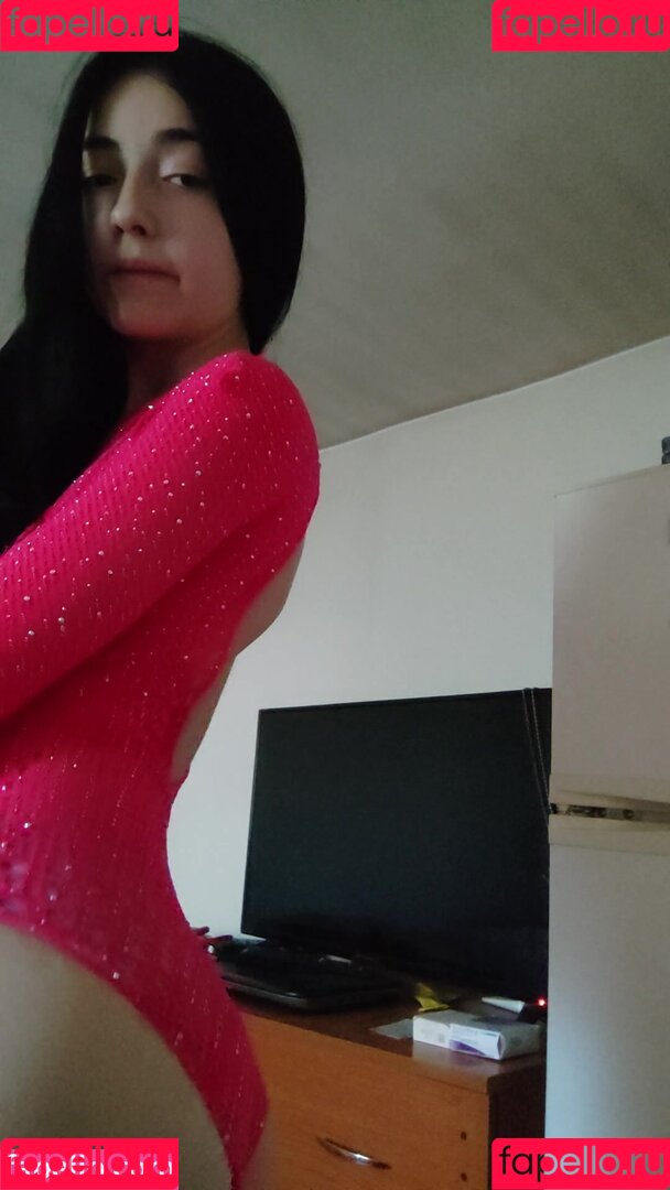 alymaria18 Onlyfans Photo Gallery 