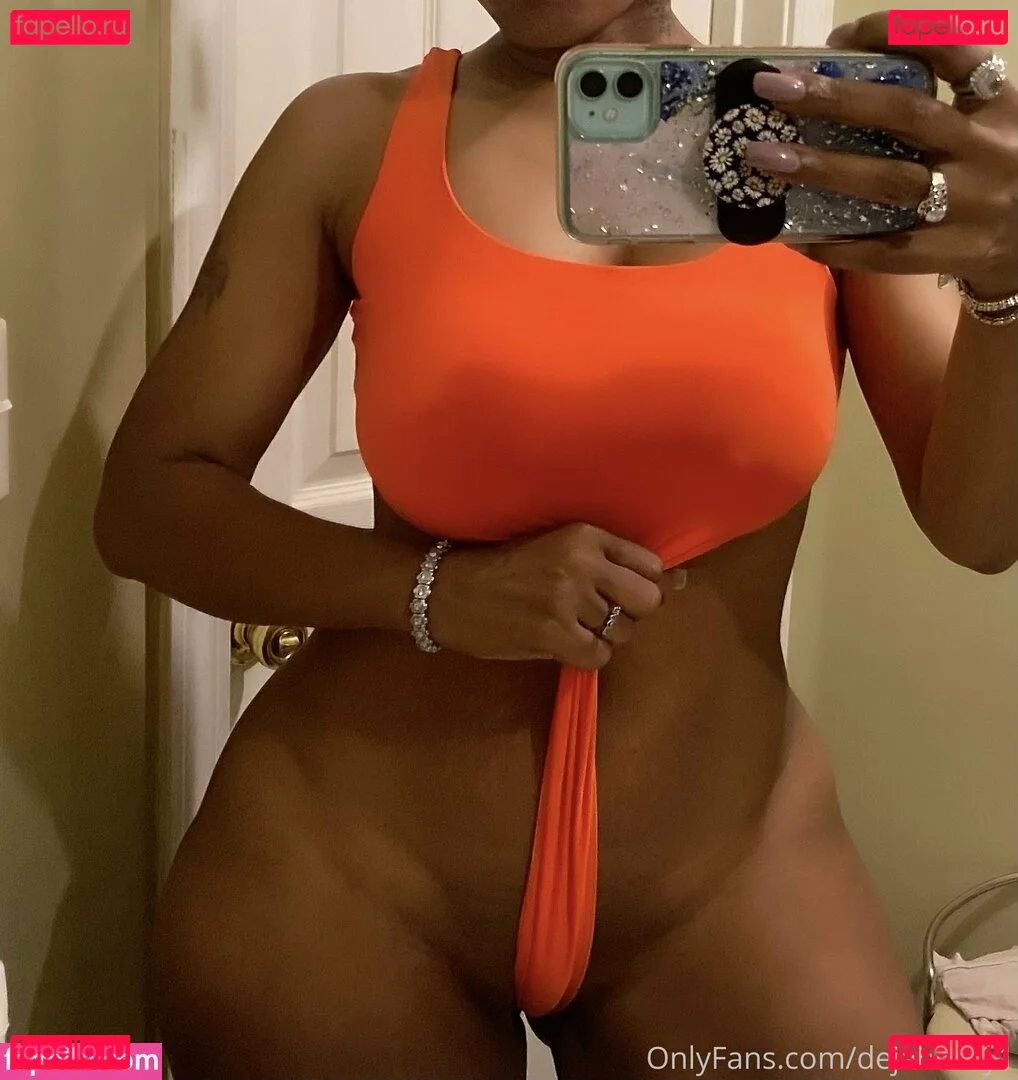 DejaBooty1 Onlyfans Photo Gallery 