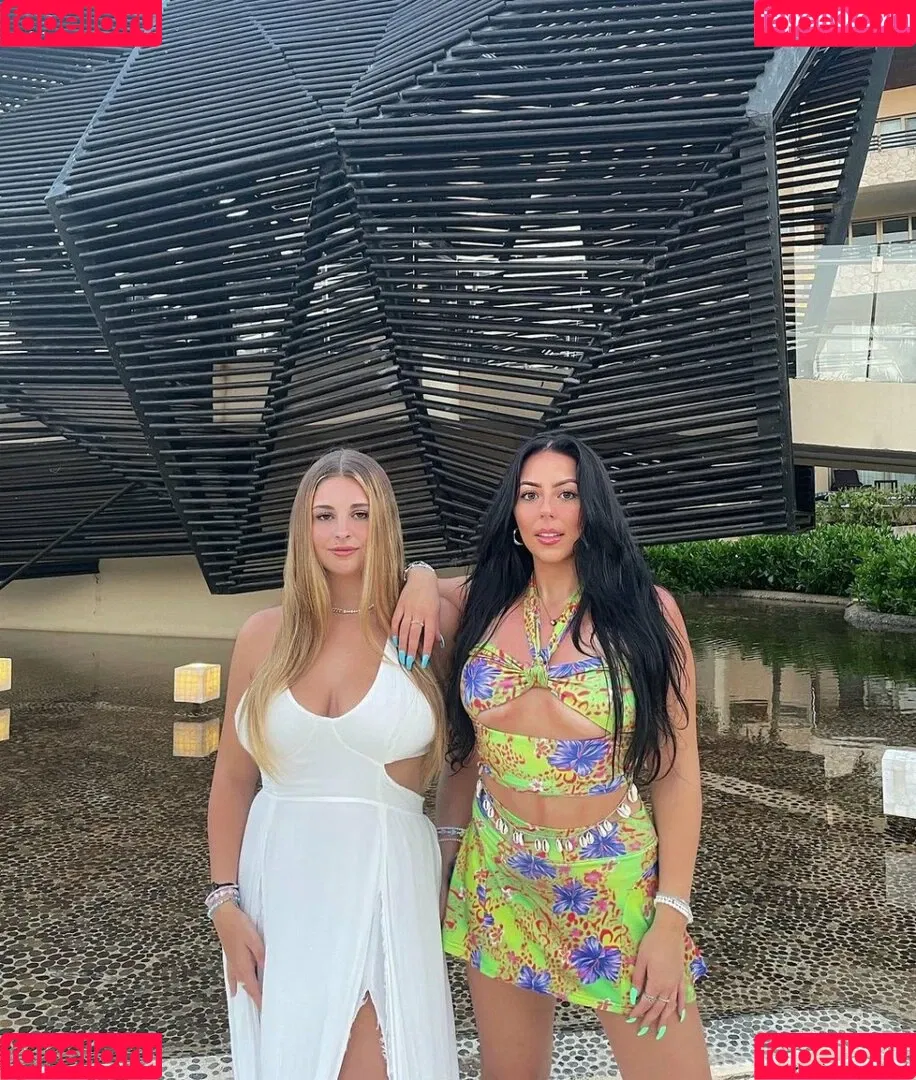 Corrina M Onlyfans Photo Gallery 