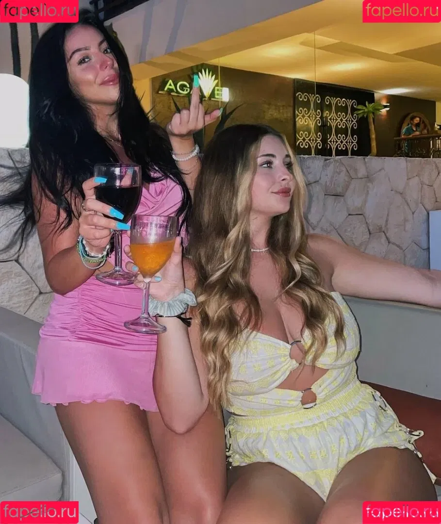 Corrina M Onlyfans Photo Gallery 