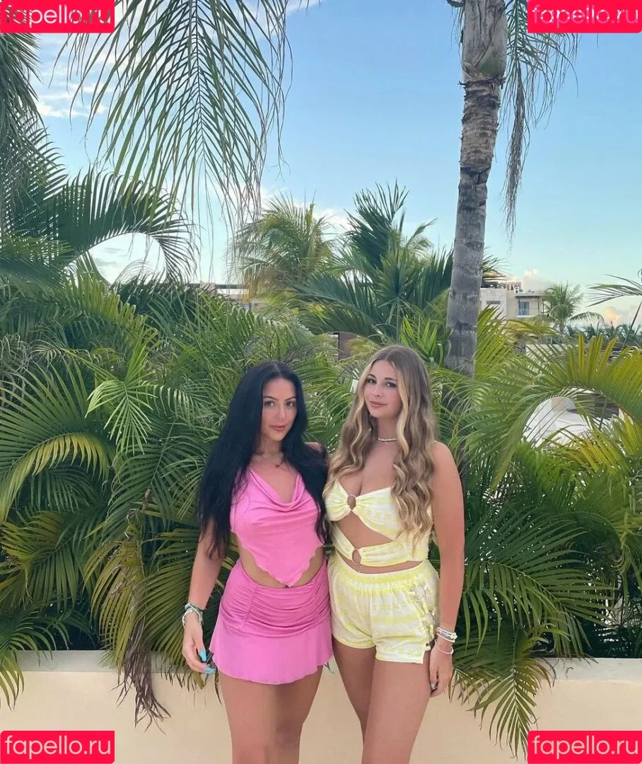 Corrina M Onlyfans Photo Gallery 