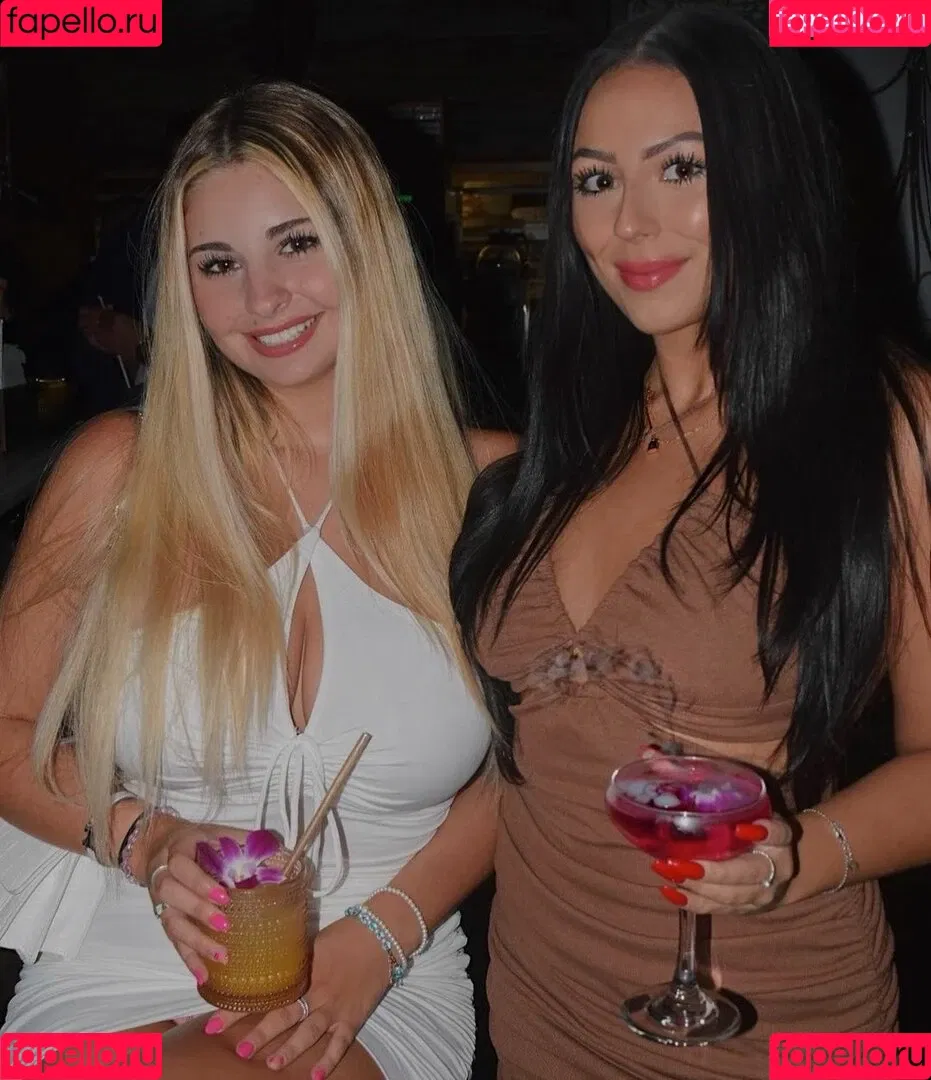 Corrina M Onlyfans Photo Gallery 