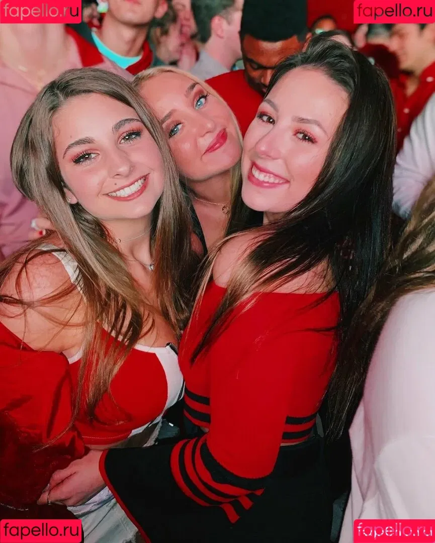 Corrina M Onlyfans Photo Gallery 